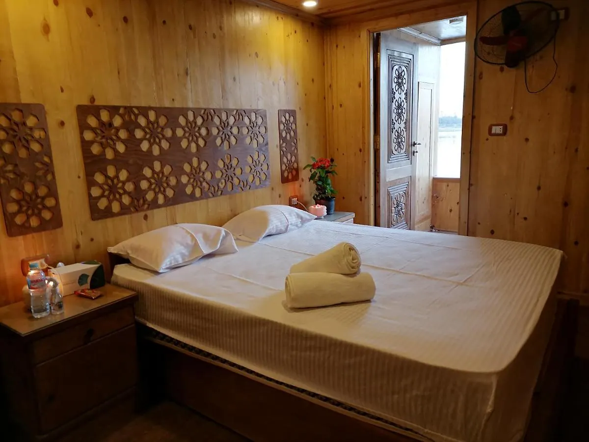 Hypathia. Luxury Dahabiya Nile Cruise Luxor