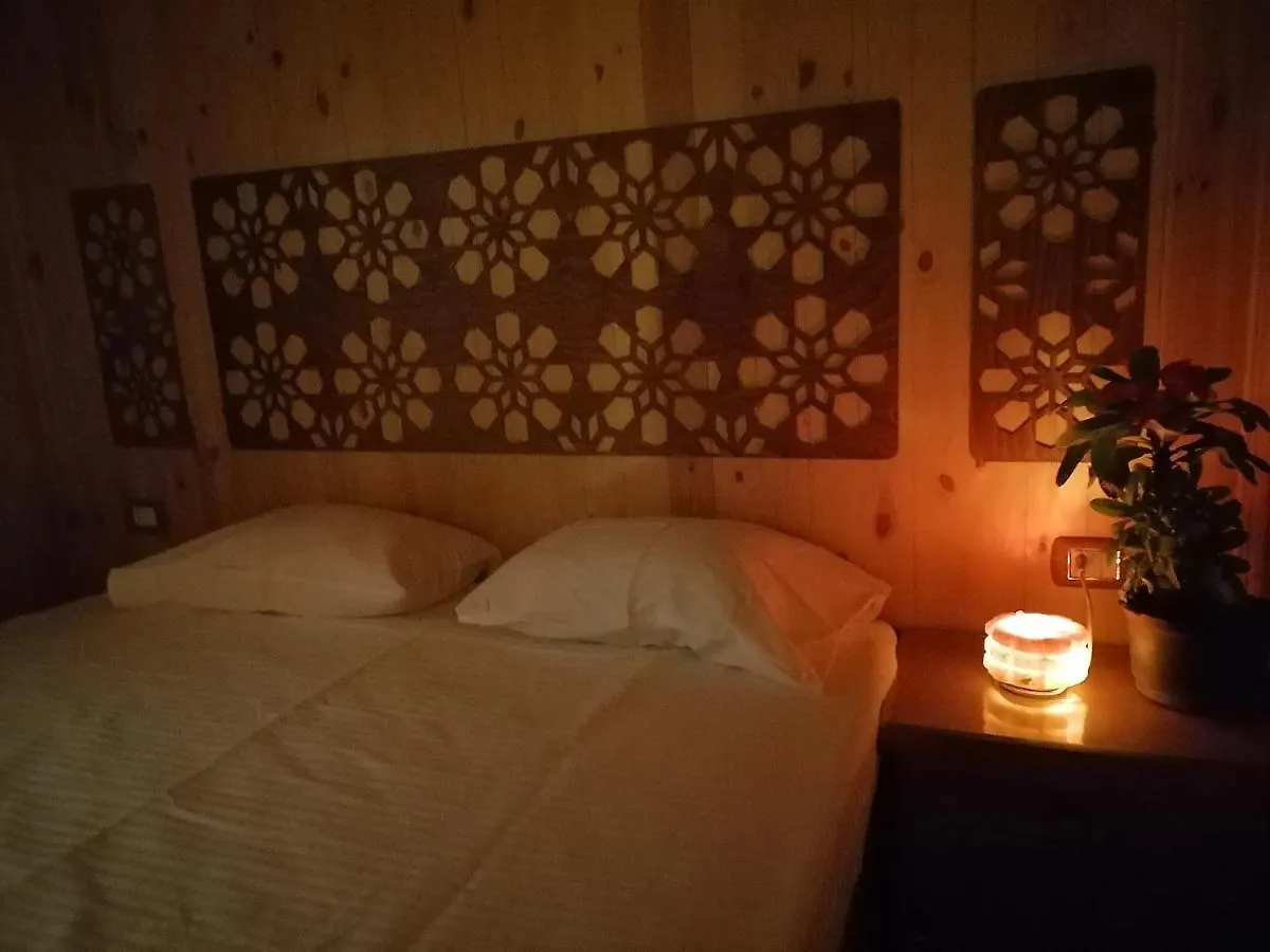 Hypathia. Luxury Dahabiya Nile Cruise Mısır