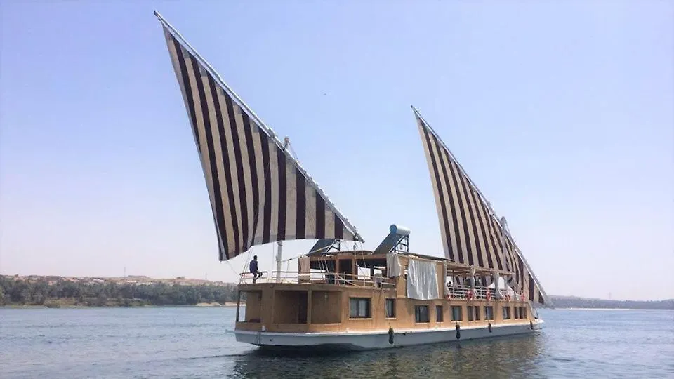 Hypathia. Luxury Dahabiya Nile Cruise Mısır